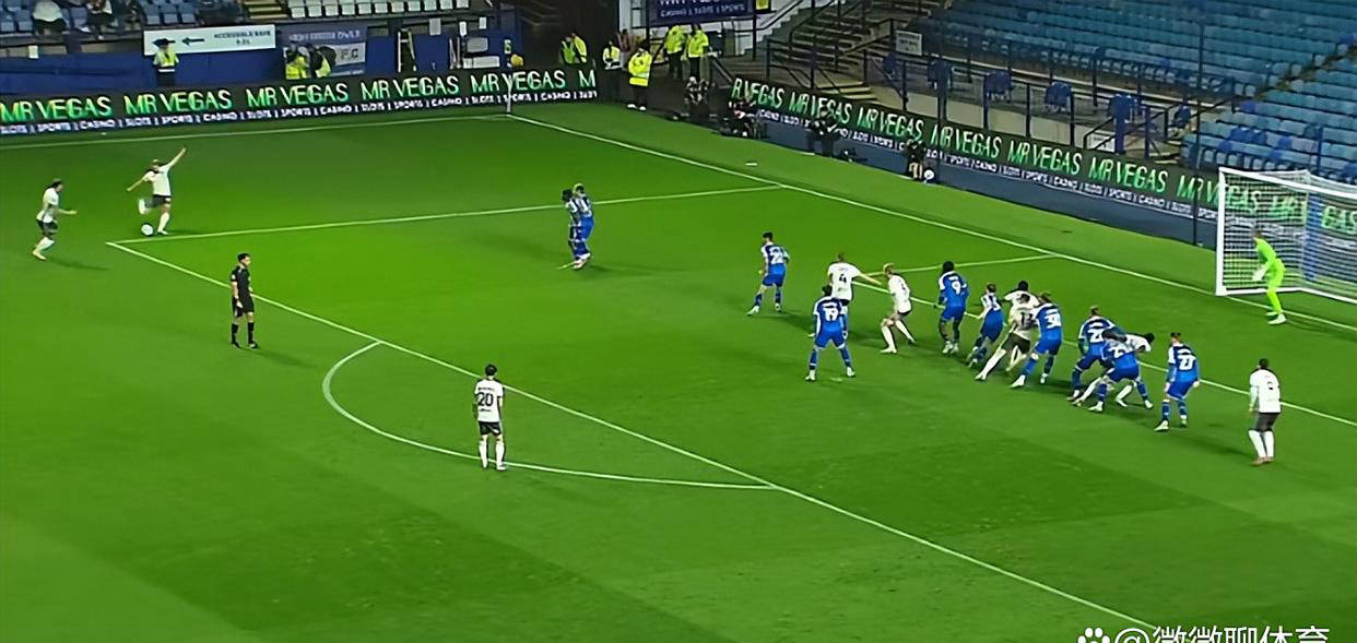 英格兰球队凭借精彩表现晋级下一轮 英格兰球队凭借精彩表现晋级下一轮