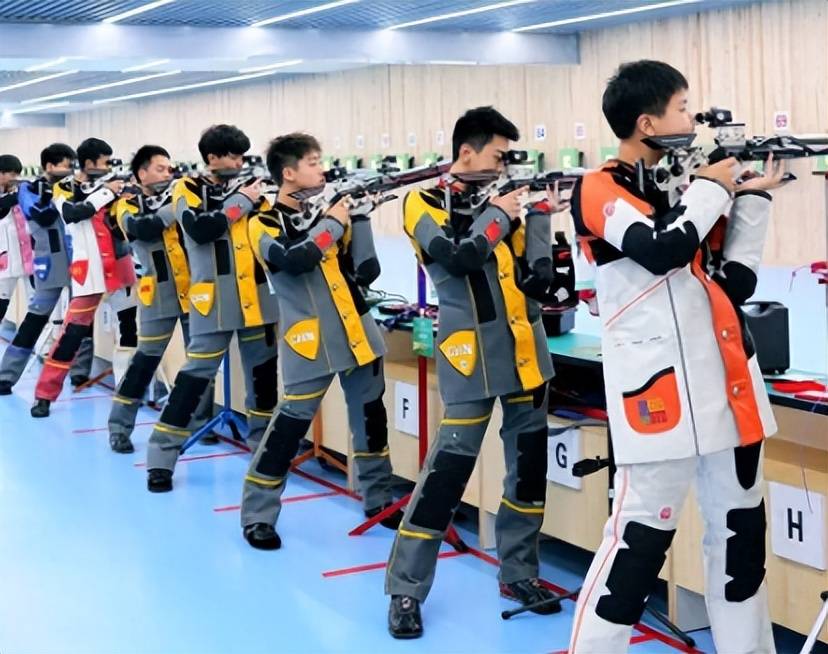 开云体育app-射击比赛精准有威，选手靶心如一的简单介绍