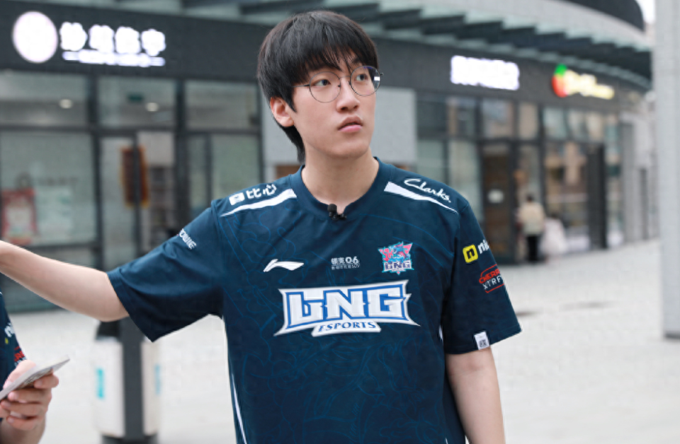 开云体育中国-S赛选手发挥出色,荣膺最佳MVP的简单介绍