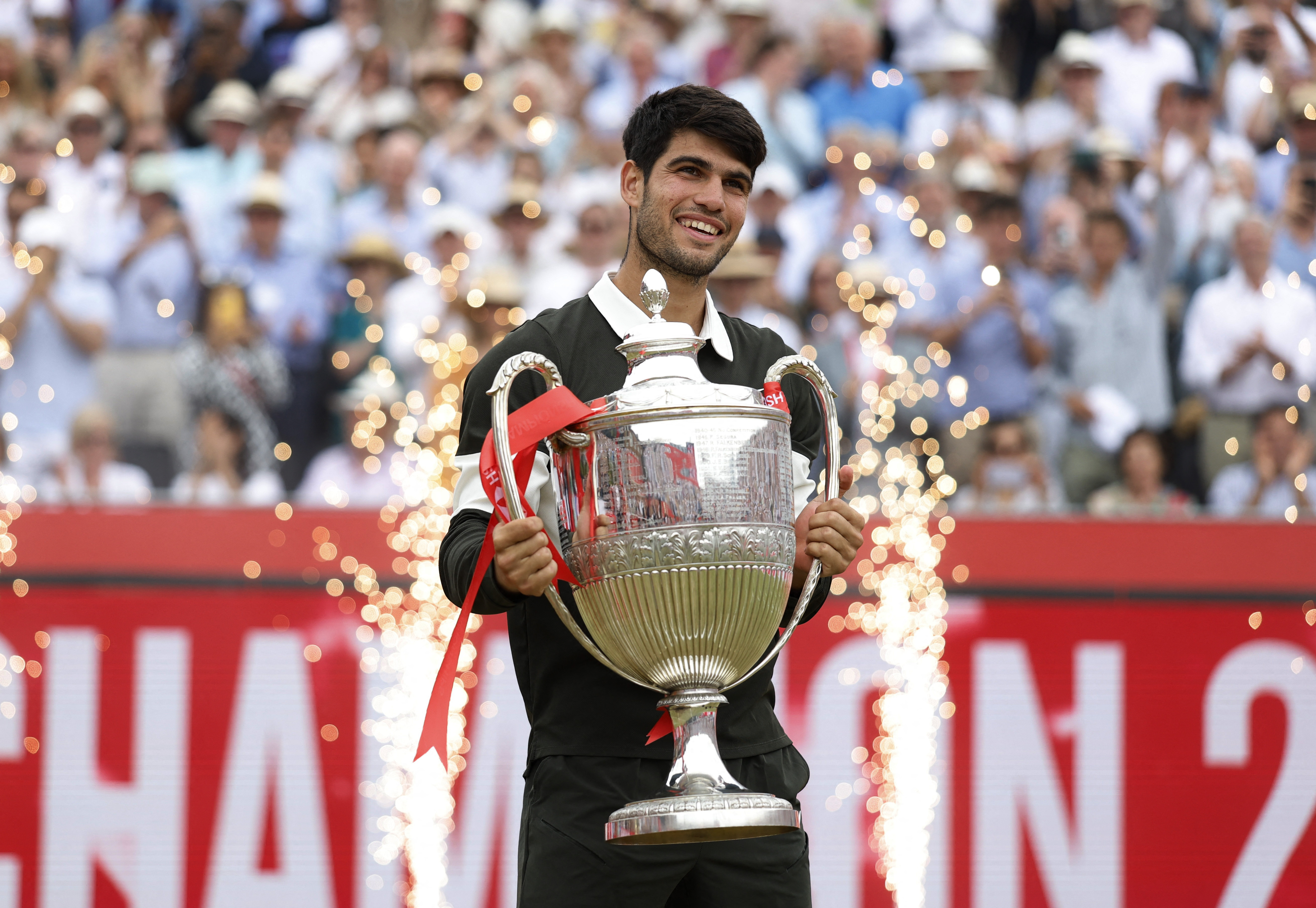 开云体育-戴维斯杯翻盘拉沃尔杯，阿尔卡拉斯刷新纪录