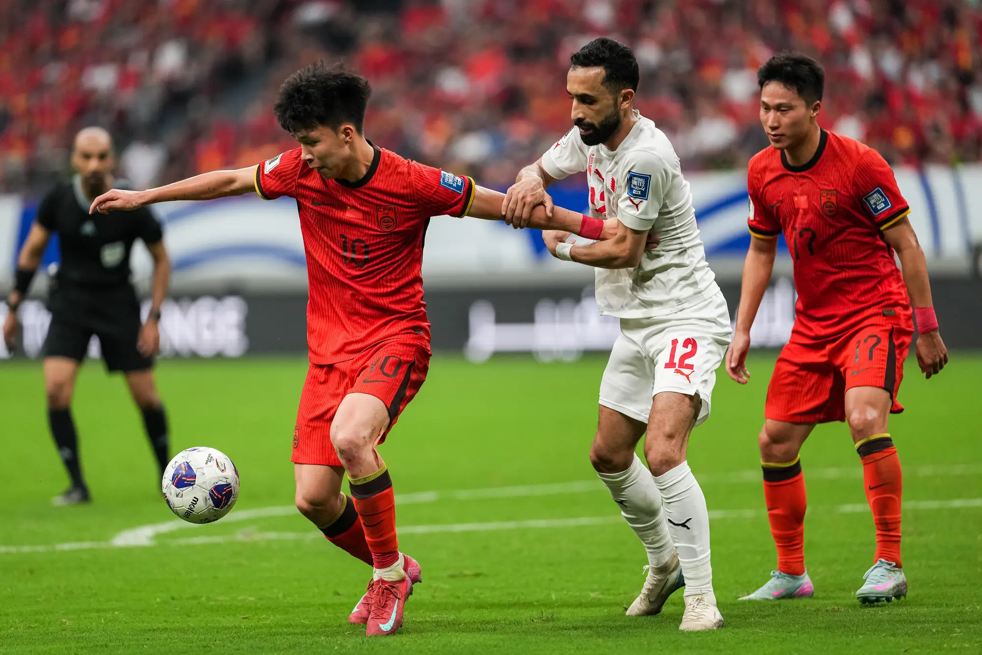 亚洲杯球员涌入英超,引发强烈关注 亚洲杯球员涌入英超,引发强烈关注