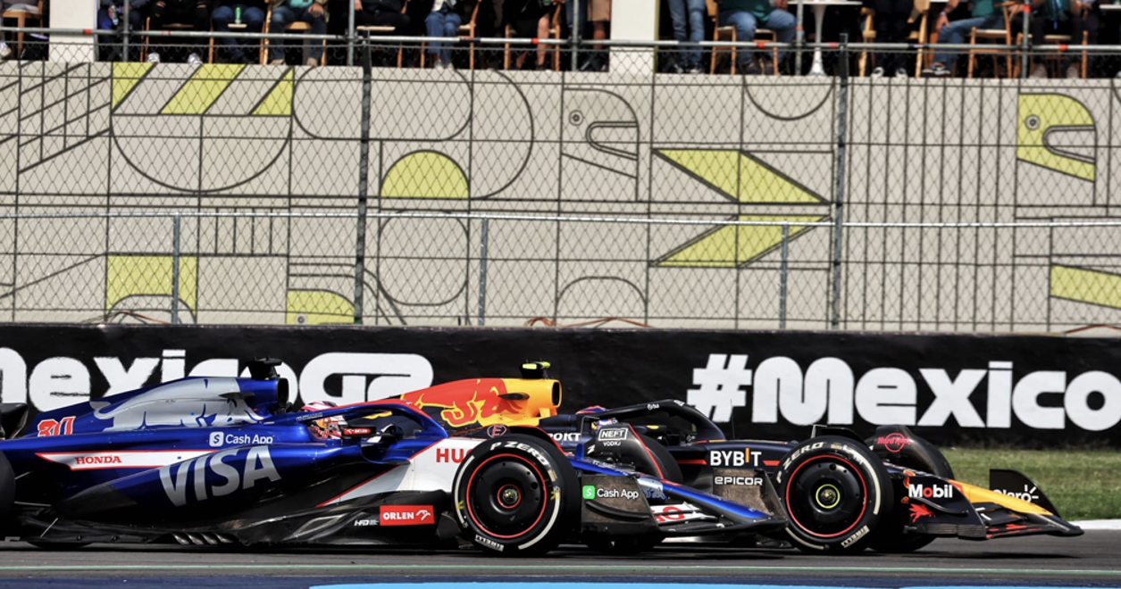 红牛车队险胜威廉姆斯,佩雷兹点燃赛场 红牛车队险胜威廉姆斯,佩雷兹点燃赛场