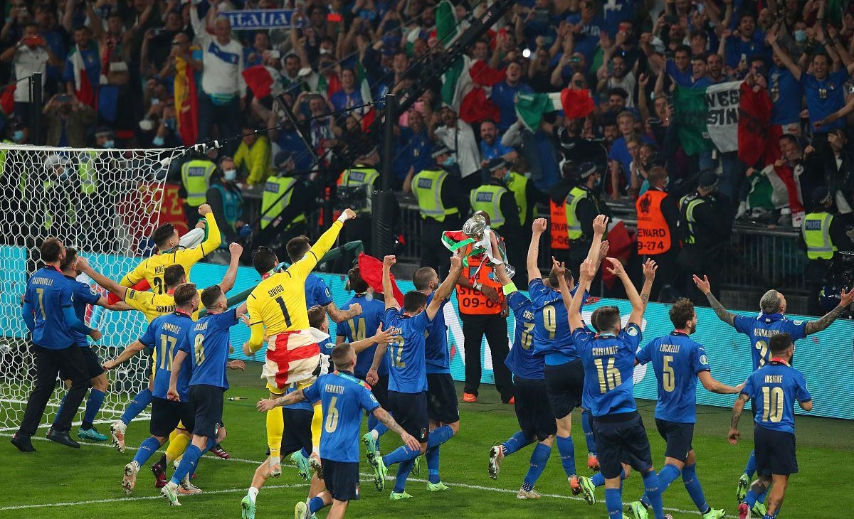 葡萄牙队鏖战英格兰队，林高远点燃赛场