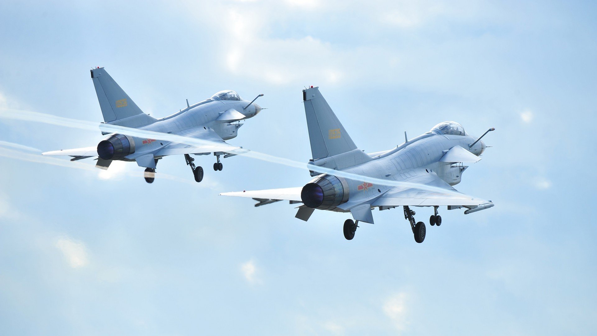 跨越大陆的足球传奇，洪都拉斯爆冷智利，迪亚斯英超争冠主宰