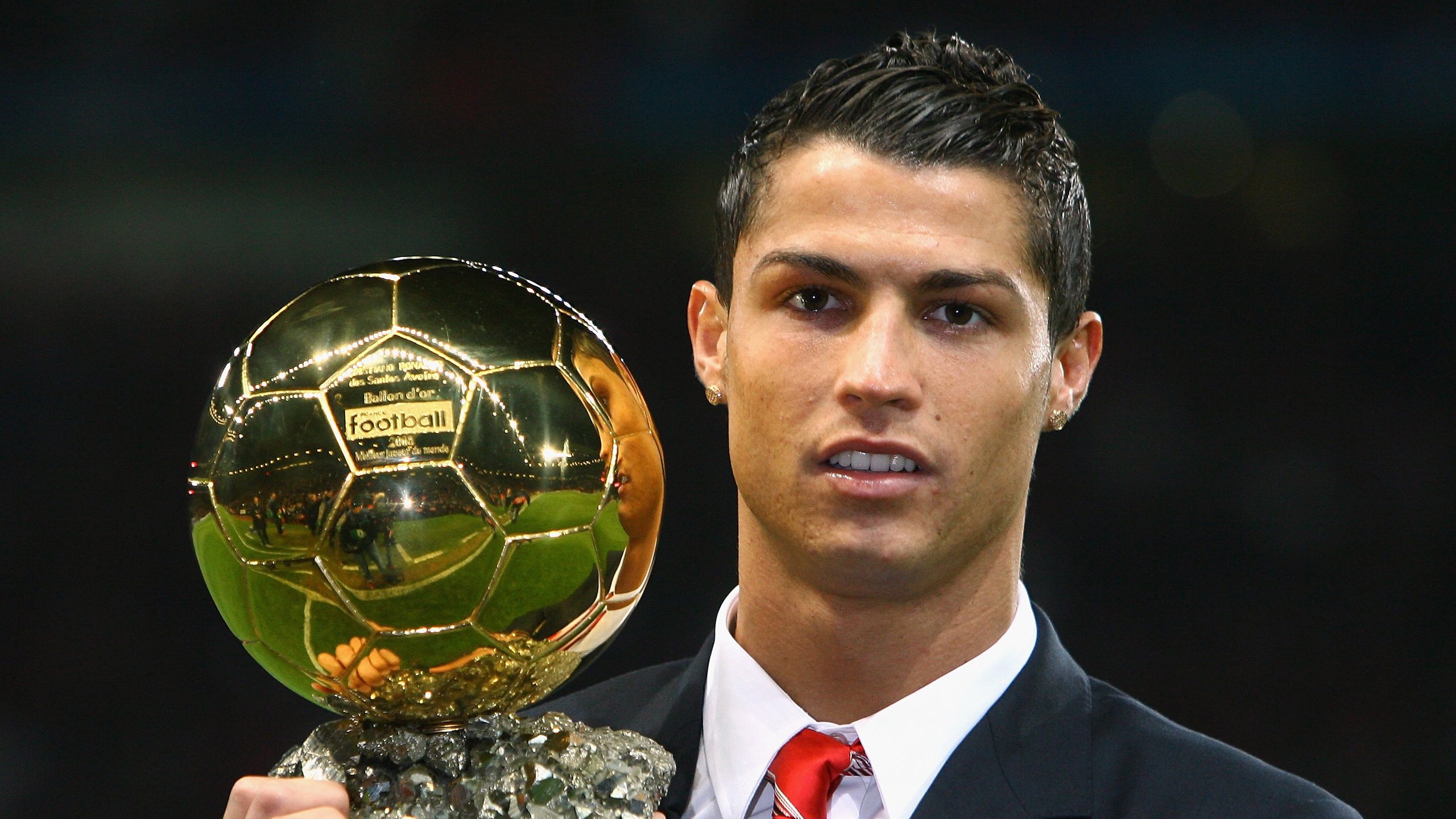 开云下载-巨轮与风浪,英超争冠格局的亚特兰蒂斯式考验